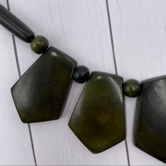 Necklace Dark Green Marbled Acrylic Pentagon Shaped Barrel Clasp 18" - Picture 4 of 10